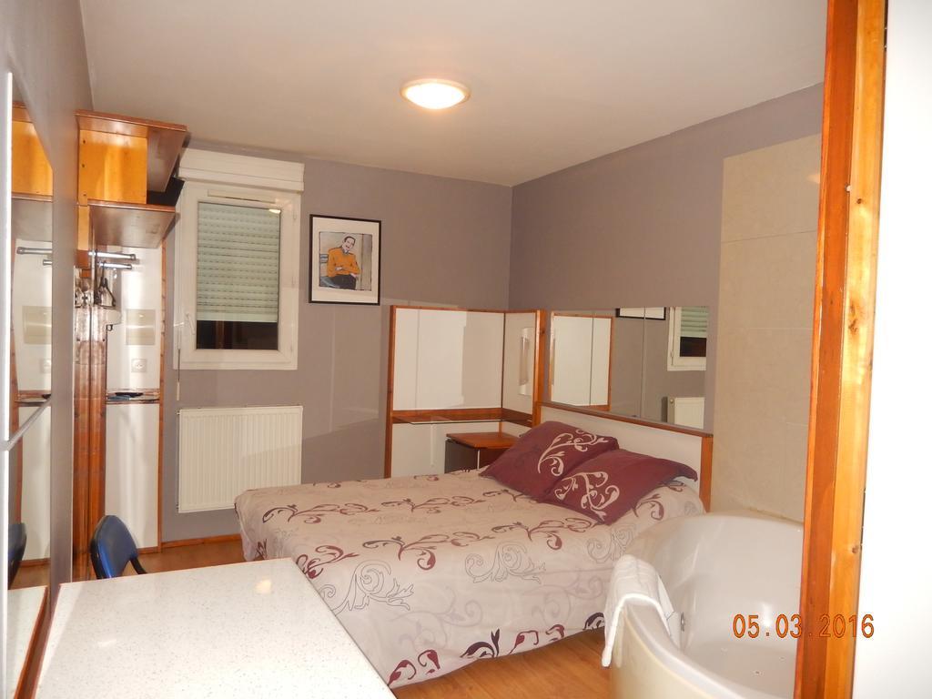 Hotel Eco Logis Espace Bellevue Semeac Екстер'єр фото