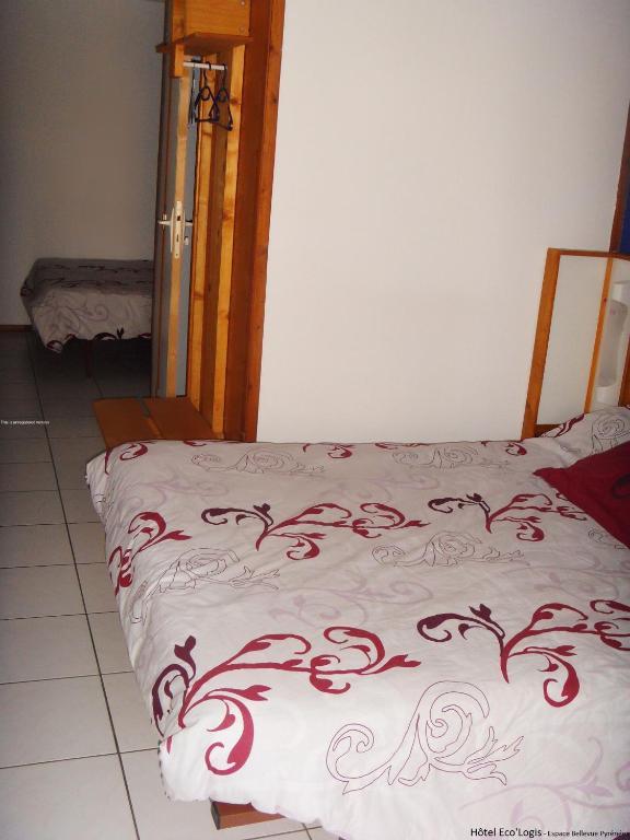 Hotel Eco Logis Espace Bellevue Semeac Номер фото