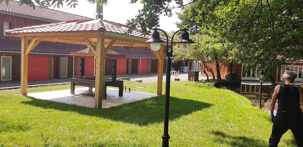 Hotel Eco Logis Espace Bellevue Semeac Екстер'єр фото