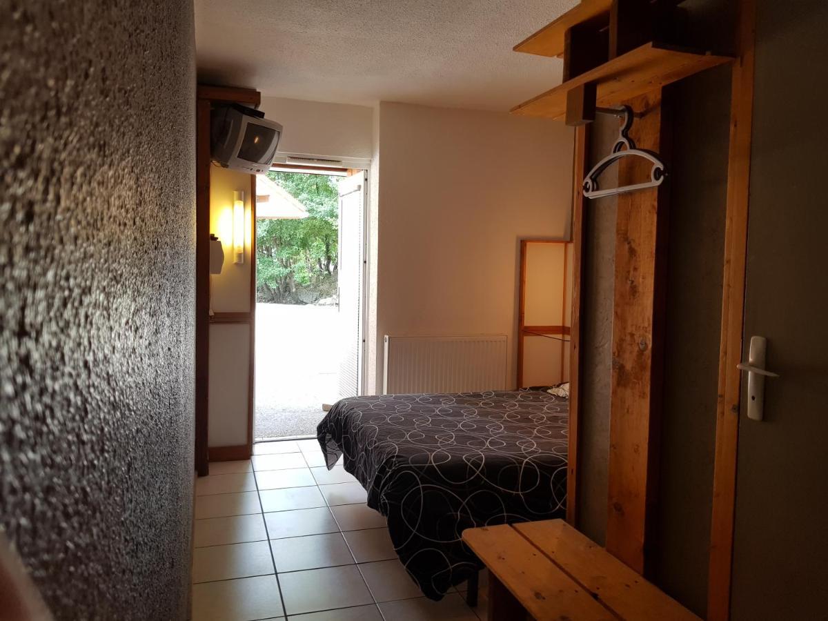 Hotel Eco Logis Espace Bellevue Semeac Екстер'єр фото